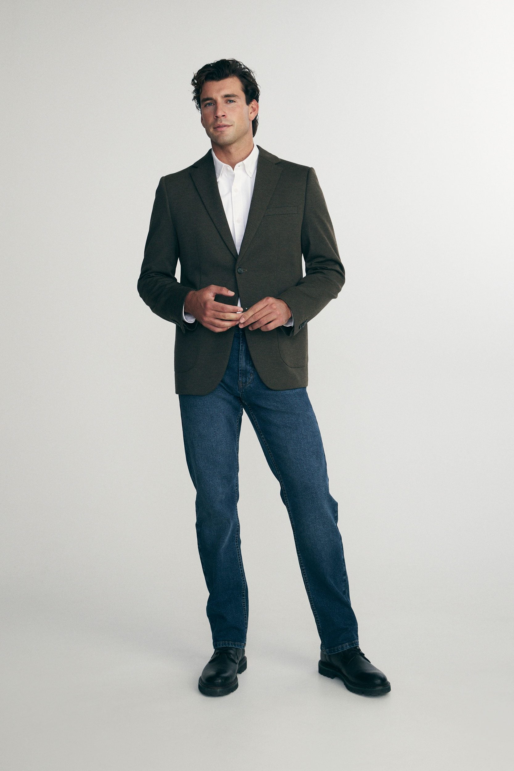 Textured fitted blazer with removable collar
