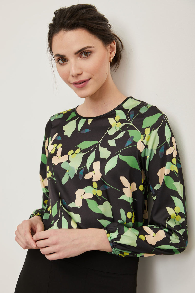 Printed blouse with puffy sleeves