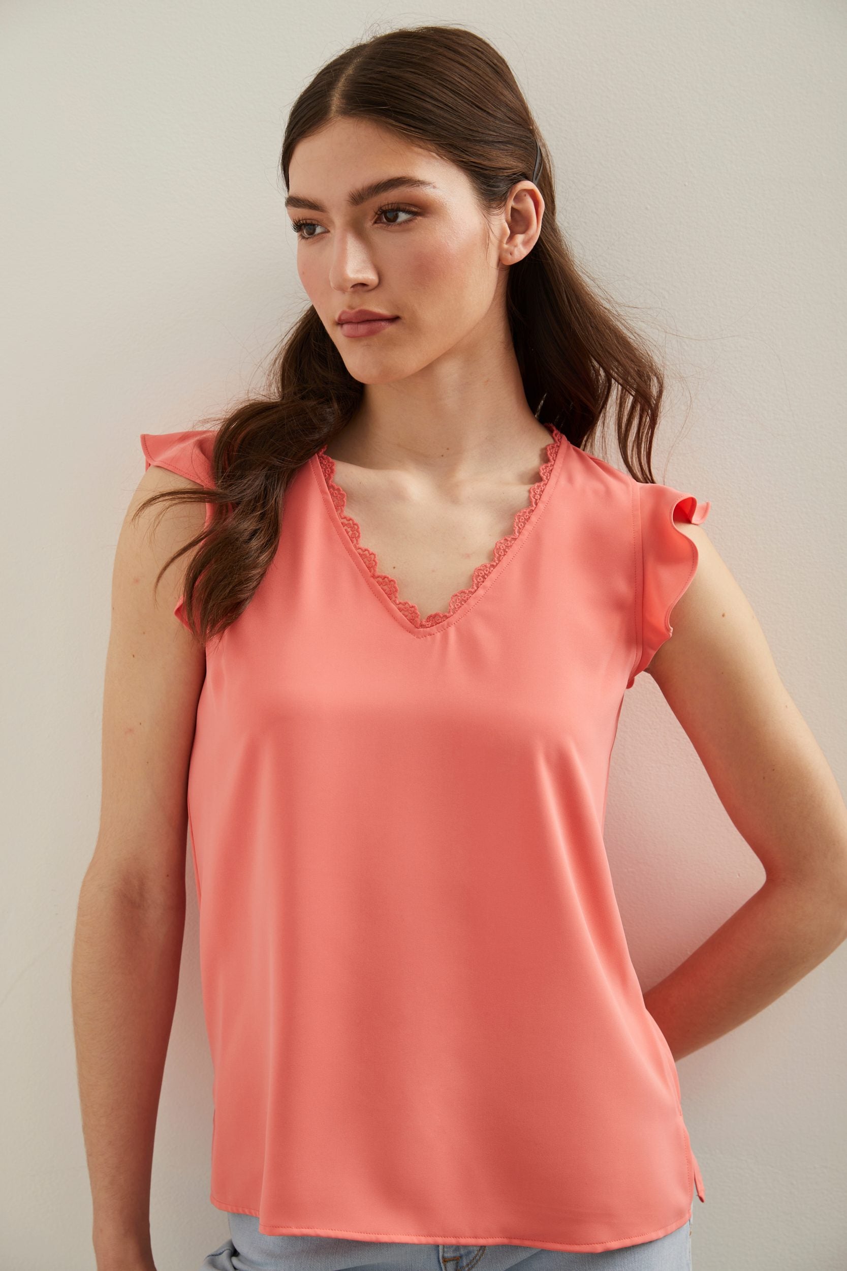 Short sleeve top with lace details