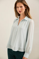 Blouse with front zipper