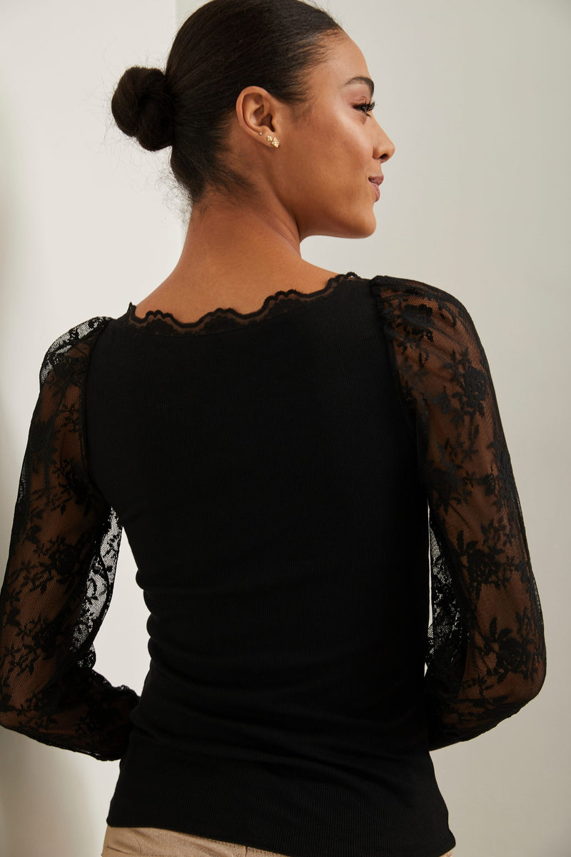 Rib top with lace puffy sleeve
