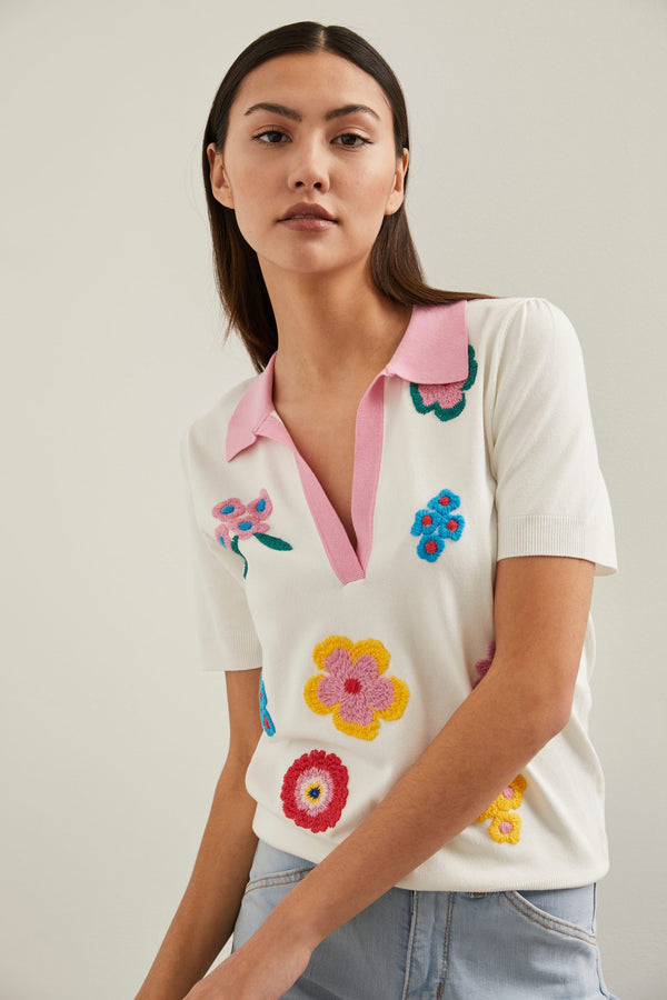 Top with polo collar & embroideries