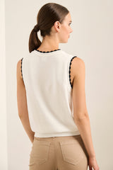 Sleeveless Sweater With Flower