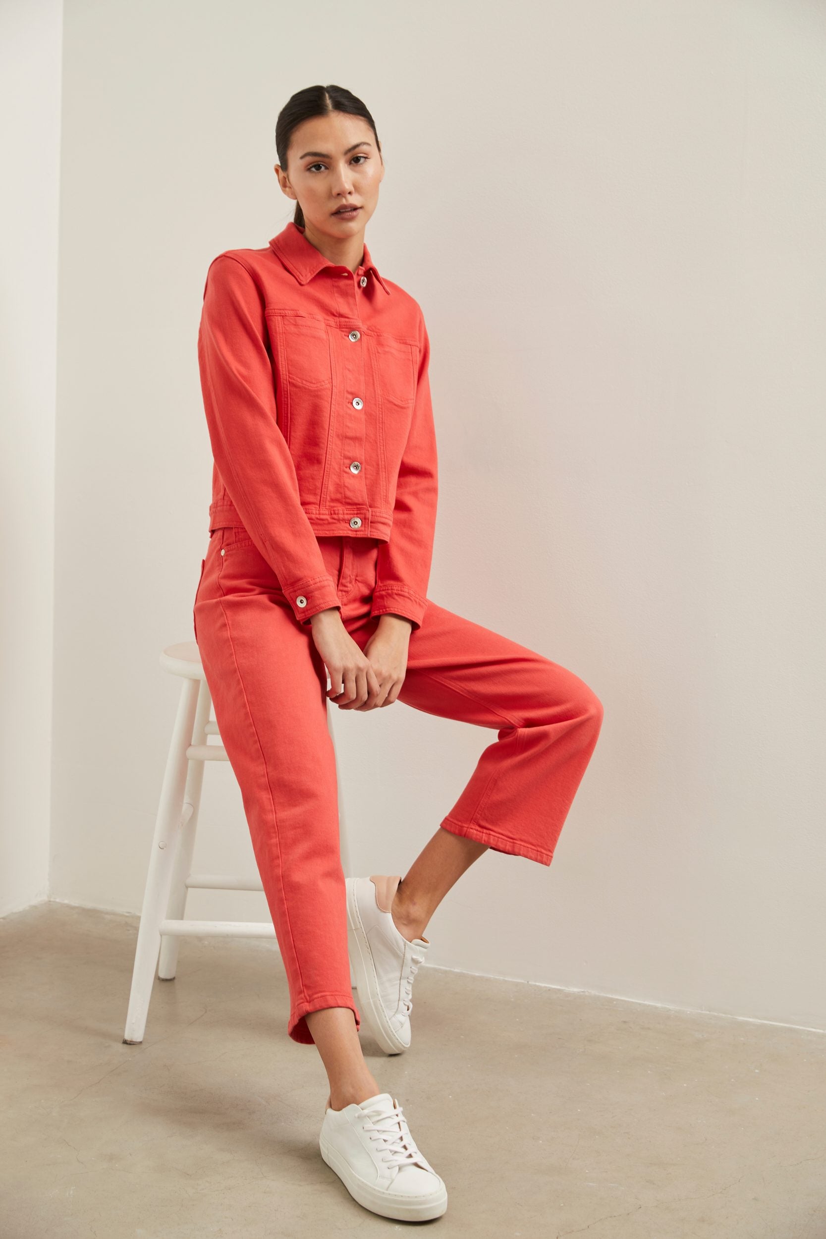 Urban crop straight jean