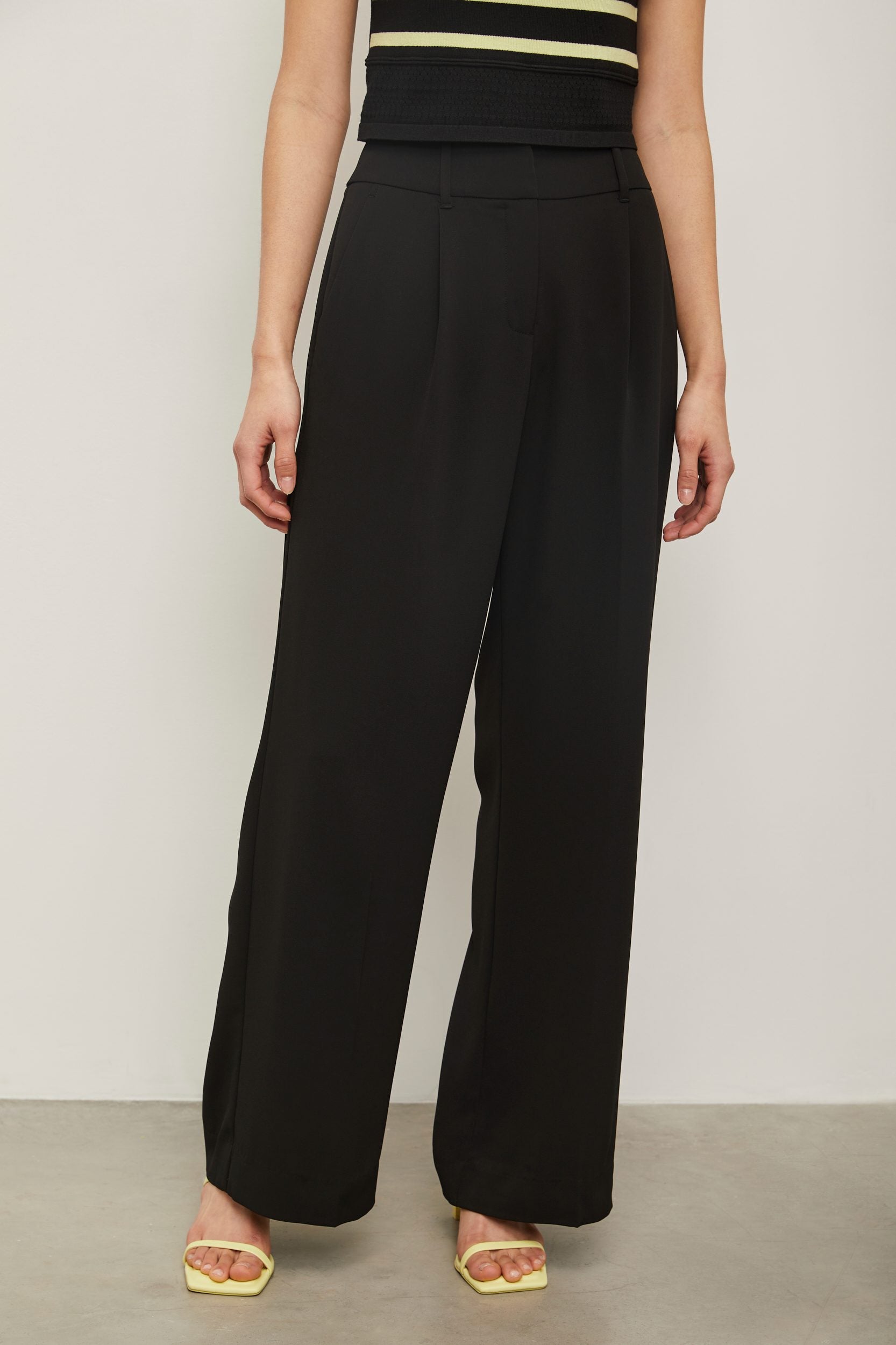 Pantalon large fluide à plis