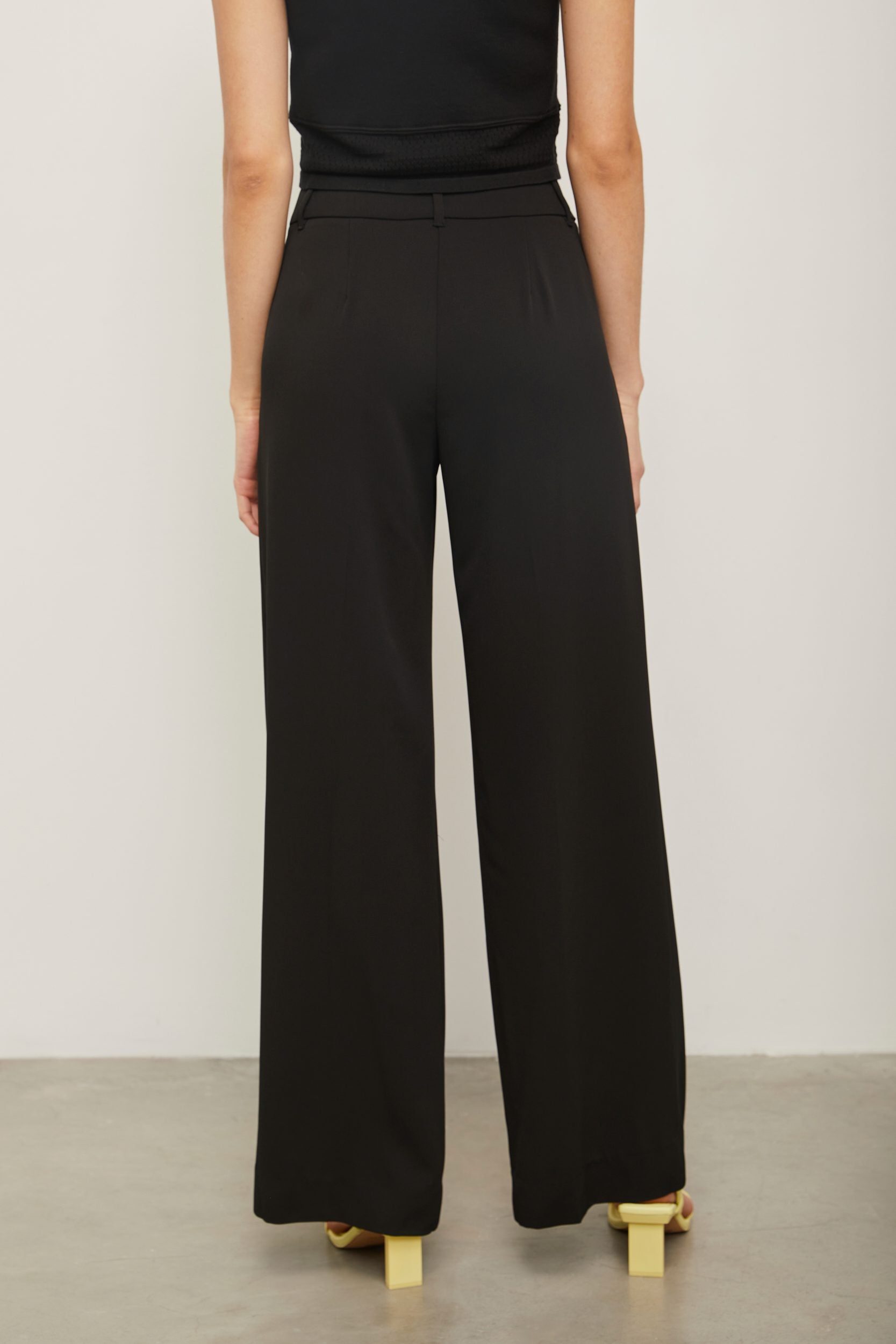 Pantalon large fluide à plis