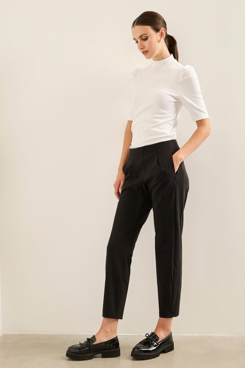 Pantalon décontracté Sport Chic à plis devant