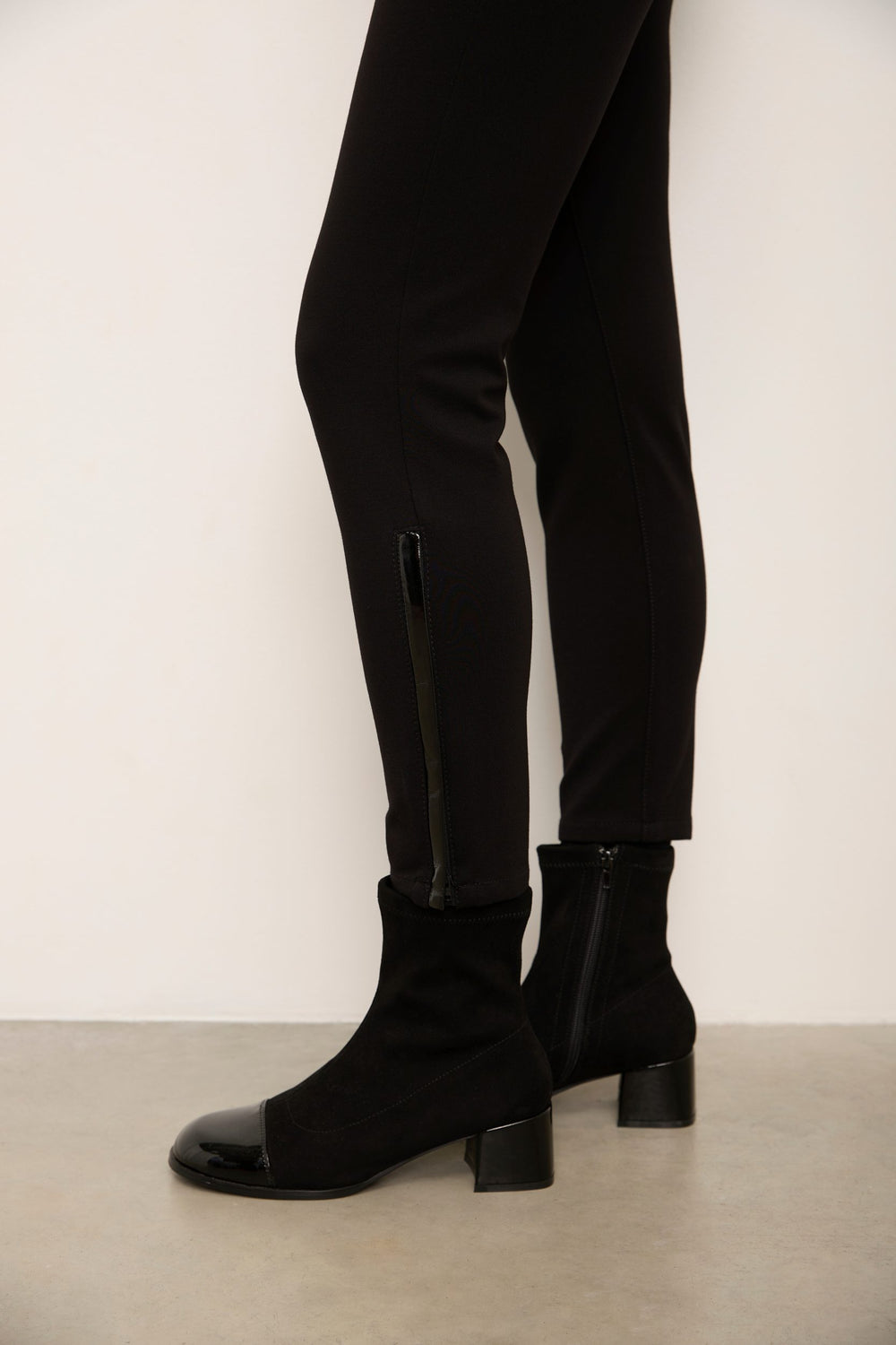 Pantalon push up en ponte à détail de zips