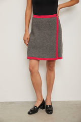Cable knit skirt with contrasting detail