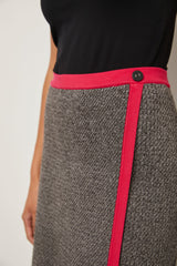 Cable knit skirt with contrasting detail
