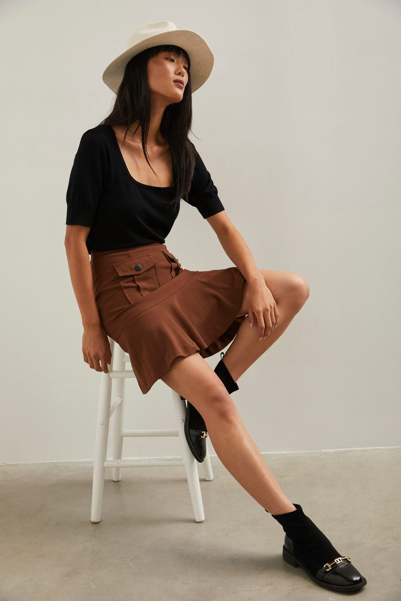 Straight skirt with flared bottom