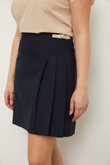 Pleated skirt with tab