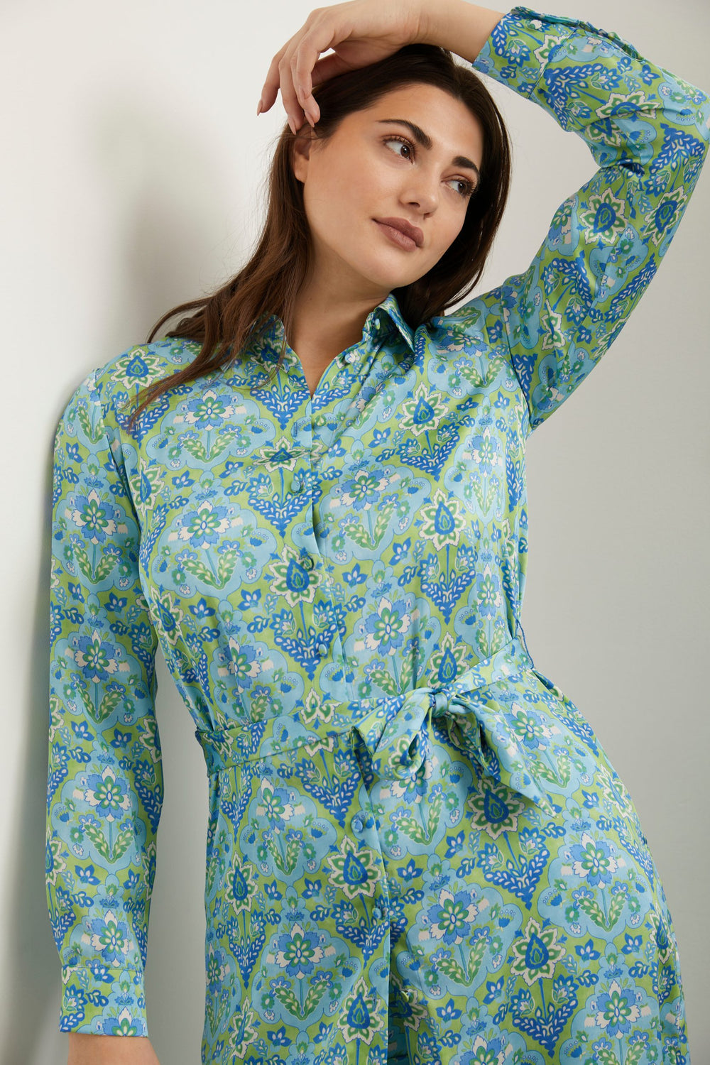 Robe chemisier fleurie nouée au devant