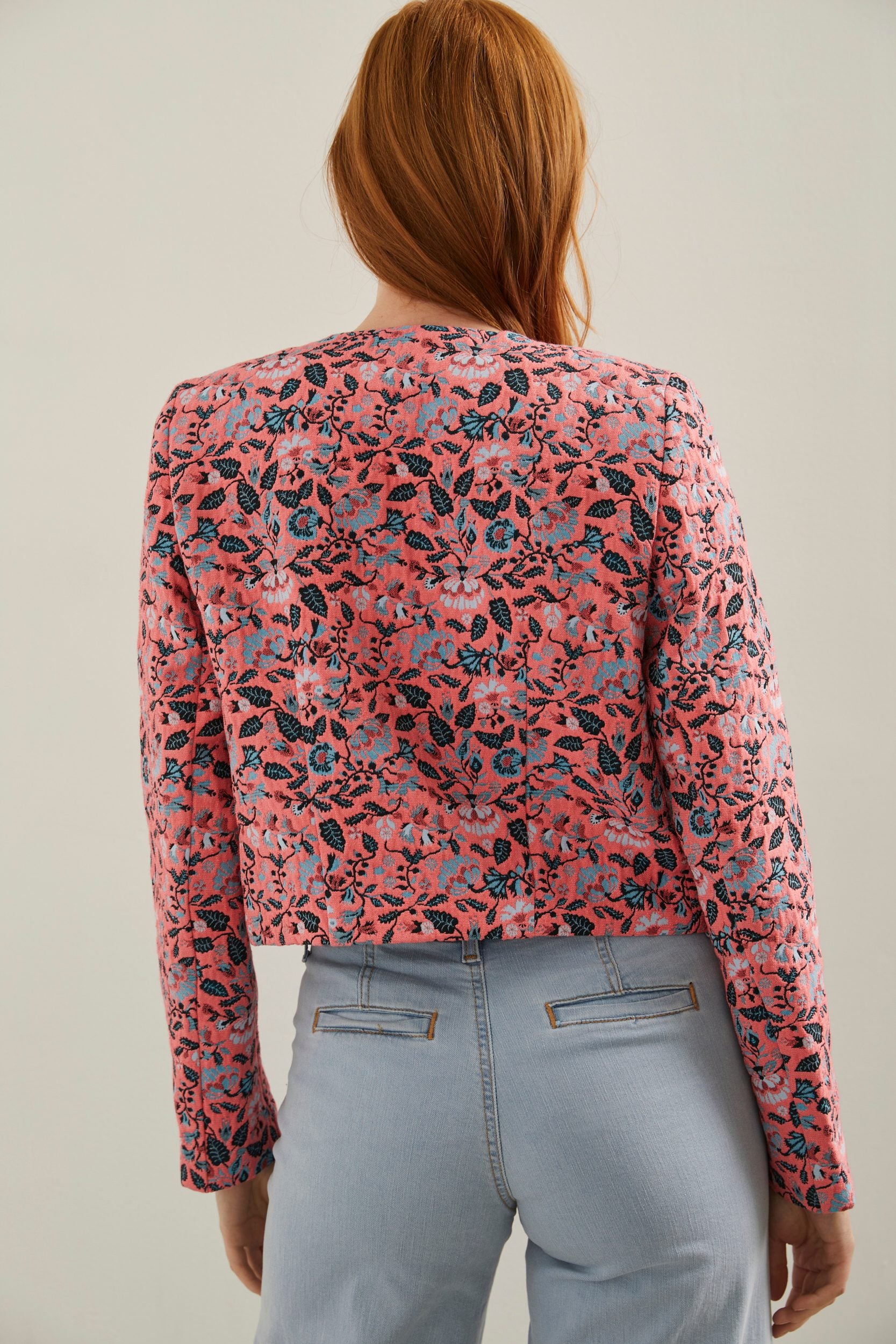 Veston écourté en jaquard floral