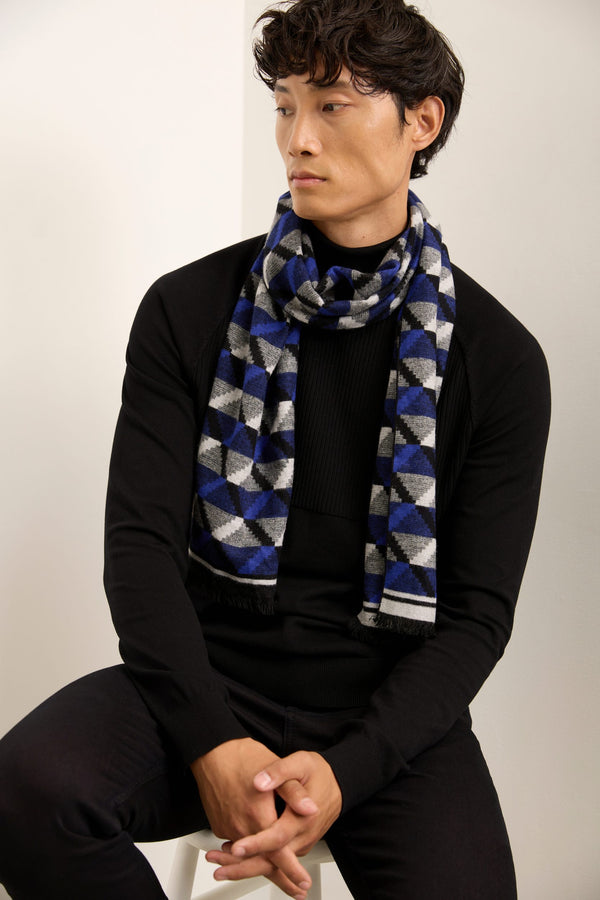 Geometric design brushed scarf