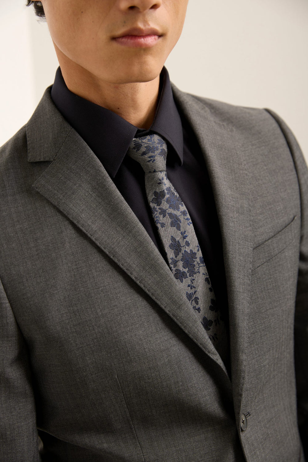 Cravate jacquard fleurs & chevrons