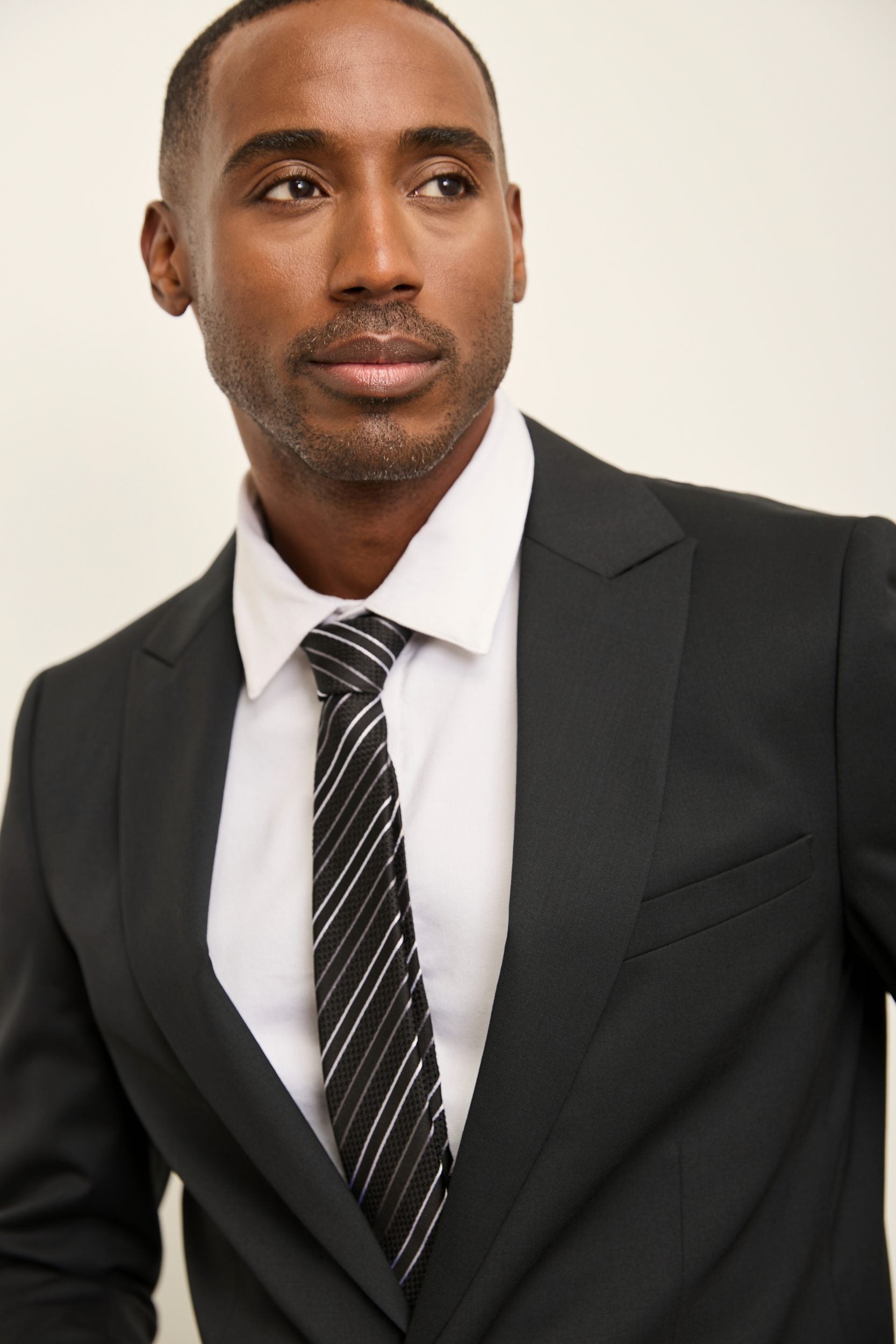 Cravate à larges rayures