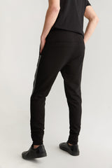 Contrasting side band jogger