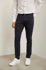 Pantalon slim texturé 5 poches